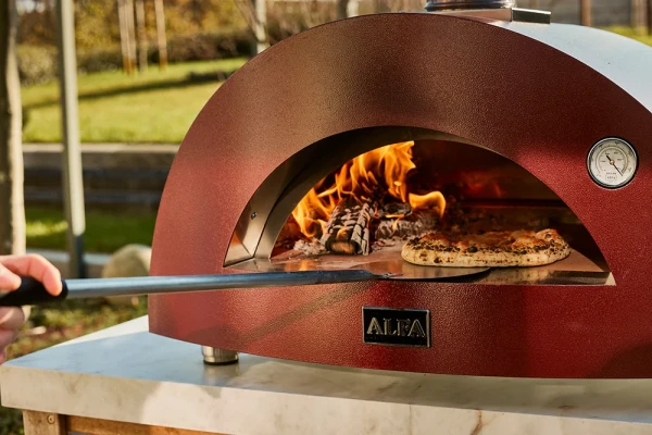 Alfa Moderno 2 ved, röd Grillar & Pizzaugnar miljöbild